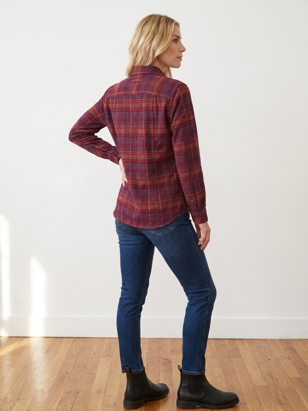 Duluth Trading Co Plaid Cotton Flannel Shirt in Burgundy and Navy Size Medium - Picture 3 of 7